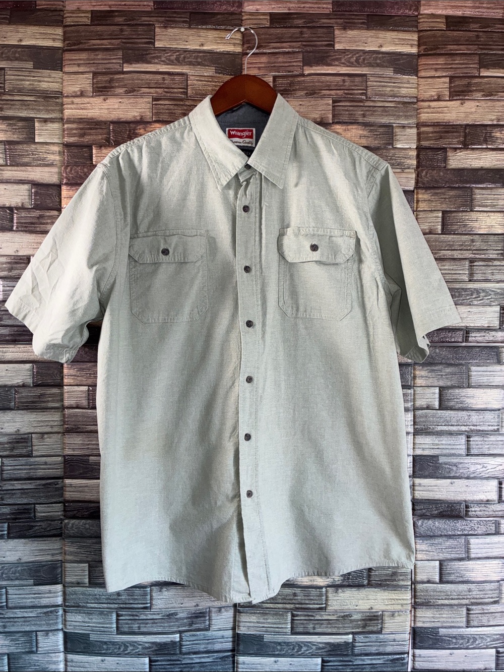 EUC Wrangler Short Sleeve Button-Down Shirt in Sage Green Large Comfort Flex